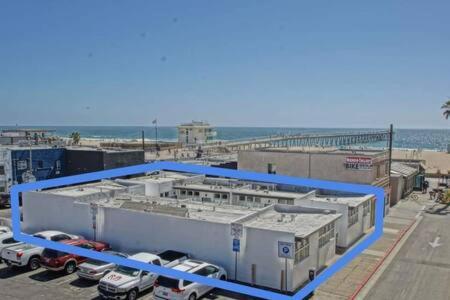 Next To The Hermosa Pier Location Apartment *