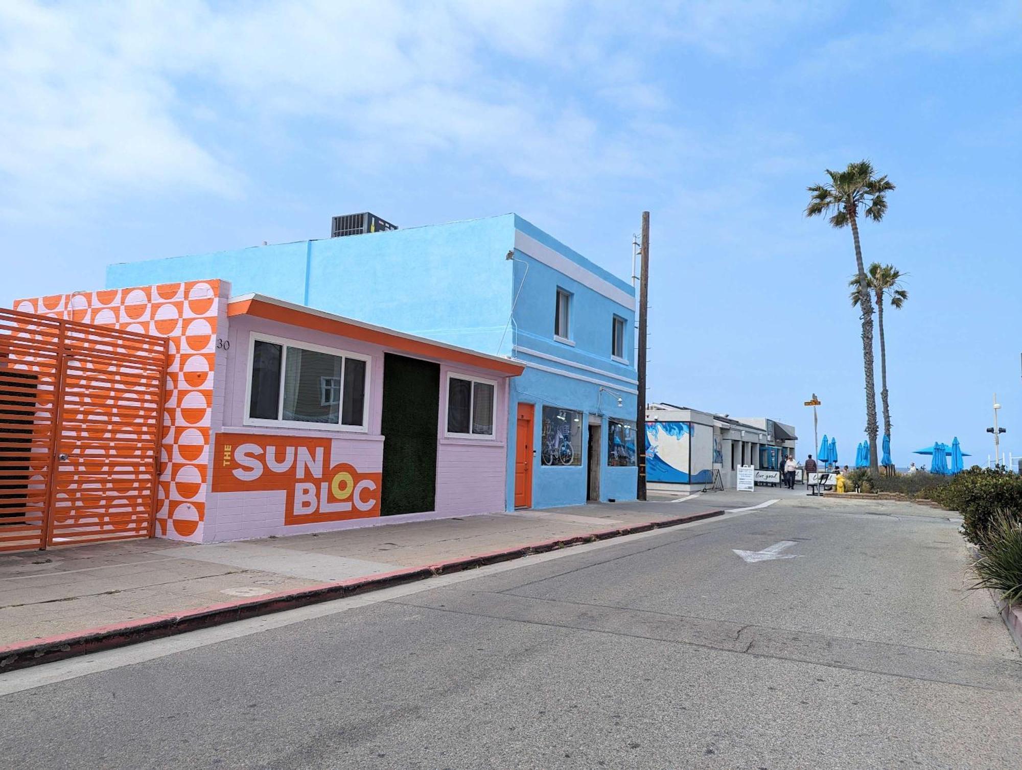 Next To The Hermosa Pier Location Apartment